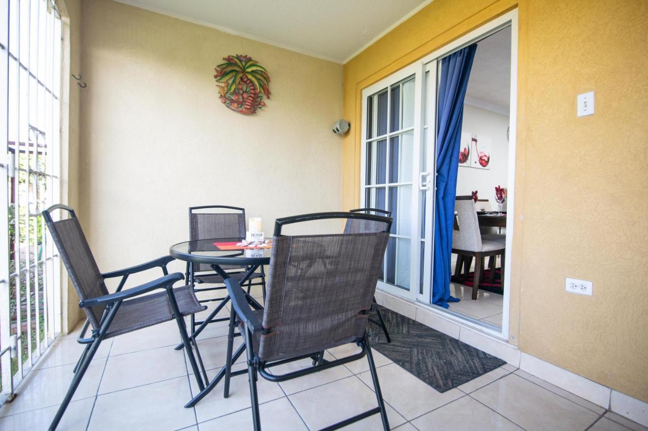 The Oasis I, Portmore Country Club Eksteriør bilde