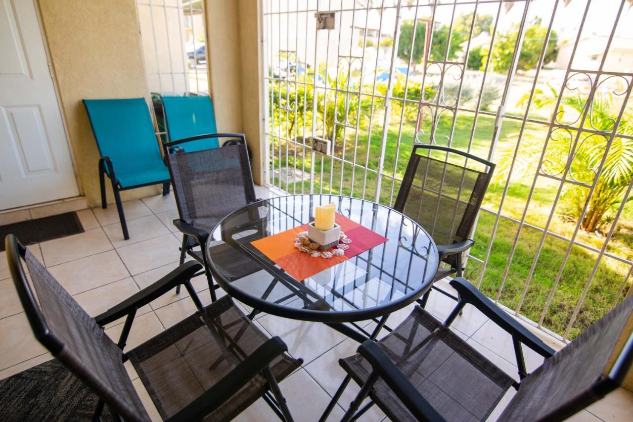 The Oasis I, Portmore Country Club Eksteriør bilde